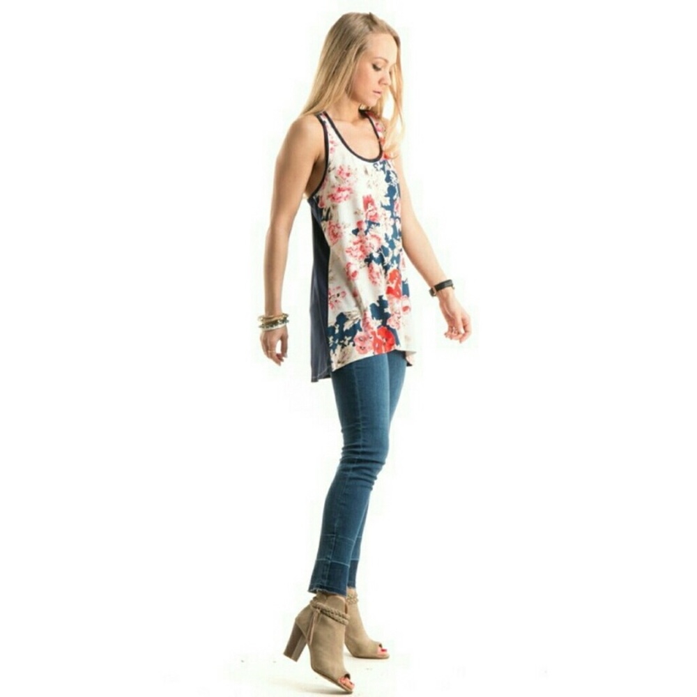 Fashionomics • Tank Top - Picture 3 of 7